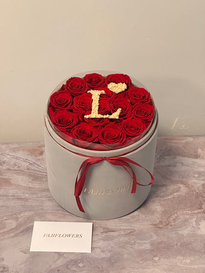 15 Flat Roses with Initial
